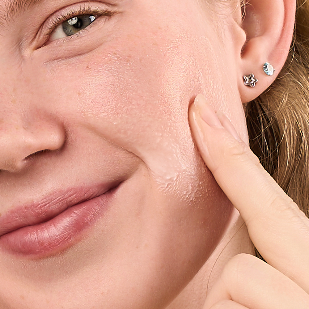Salvarity skincare for blemishes. Gentle cleansers, serums and moisturisers to support clearer, balanced skin